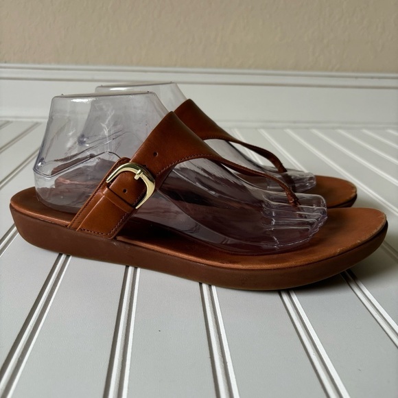 FitFlop | Women's Banda II Leather Buckle Flip Flop Sandals Size US 11 Brown - Picture 1 of 7